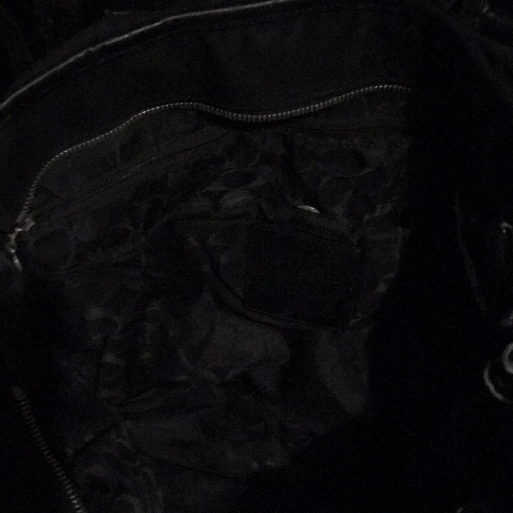 Coach - Picture 3 of 9